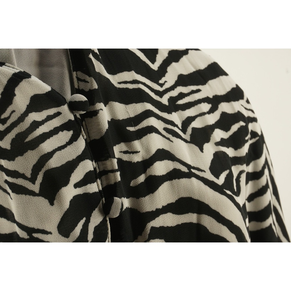 New Halogen Women's 2X Smocked Cuff Zebra Print Chiffon Button Up V-Neck Blouse - Picture 9 of 9